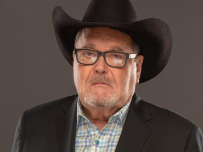 Jim Ross comments on the packed arena at UFC 261